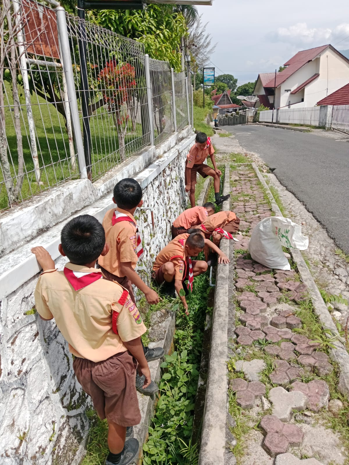 Kegiatan Jum'at Bersih